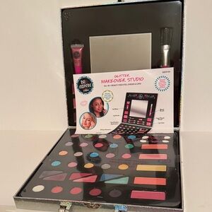 Be Inspired Glitter Eyeshadow Palette